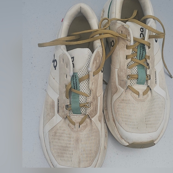 On Running Beige and Green Sneakers - Picture 4 of 6